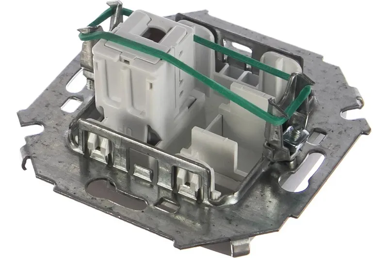 Розетка компьютерная Simon 15 RJ45, кат.5e, AMP, алюминий — вид спереди на лицевую панель