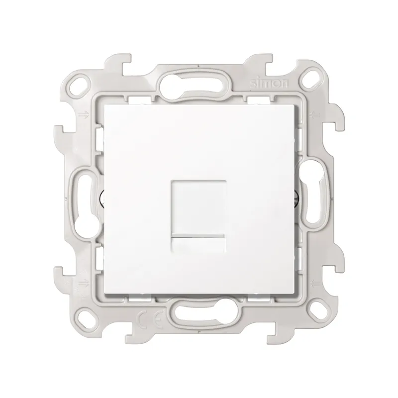 Розетка компьютерная Simon 24 Harmonie RJ45, кат.6 UTP, белый — вид спереди на монтажную рамку