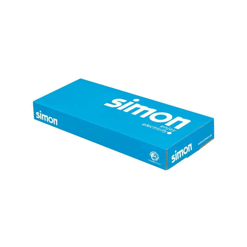 Рамка Simon 82 Nature, на 3 поста, белый — вид спереди