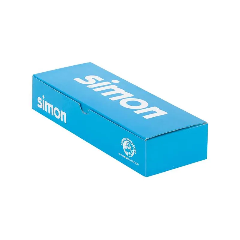 Заглушка Simon Connect, алюминий — вид сверху крупным планом