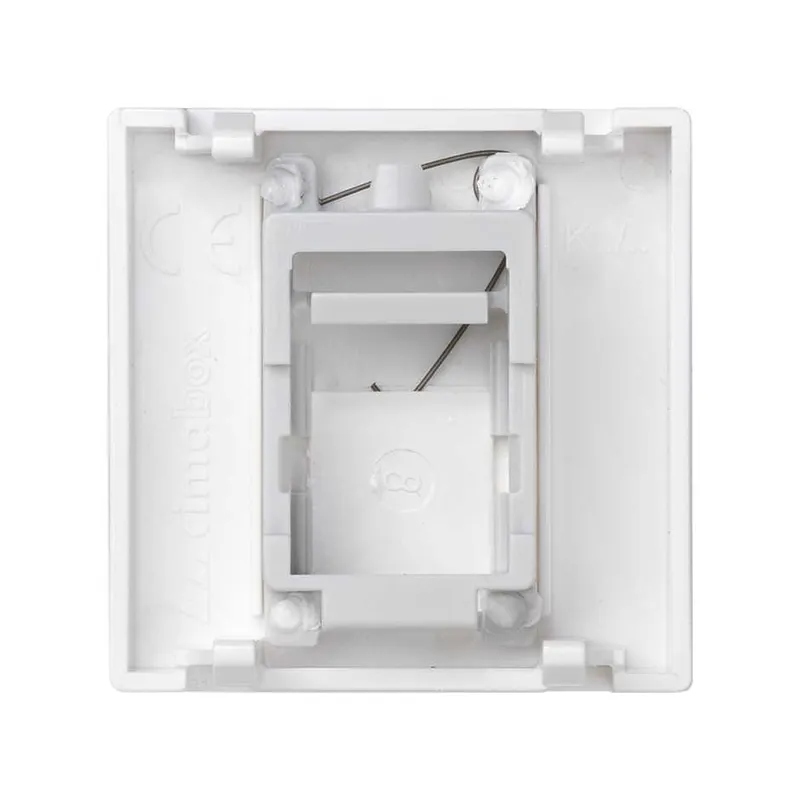 Адаптер Simon Connect K45 со шторкой на 1 RJ45 конектор, AMP(S110,SL110,SLt), Brand-Rex, RIT — вид спереди на белую панель
