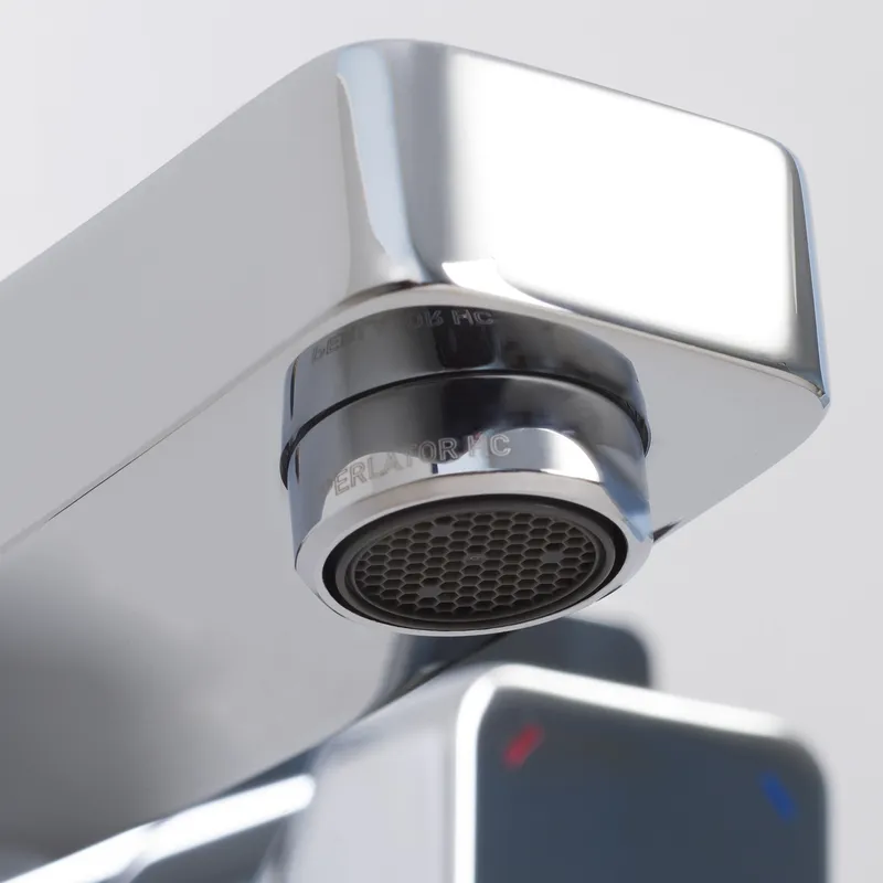 Встроенный смеситель Wasserkraft Aller 1060 для душа — вид под углом