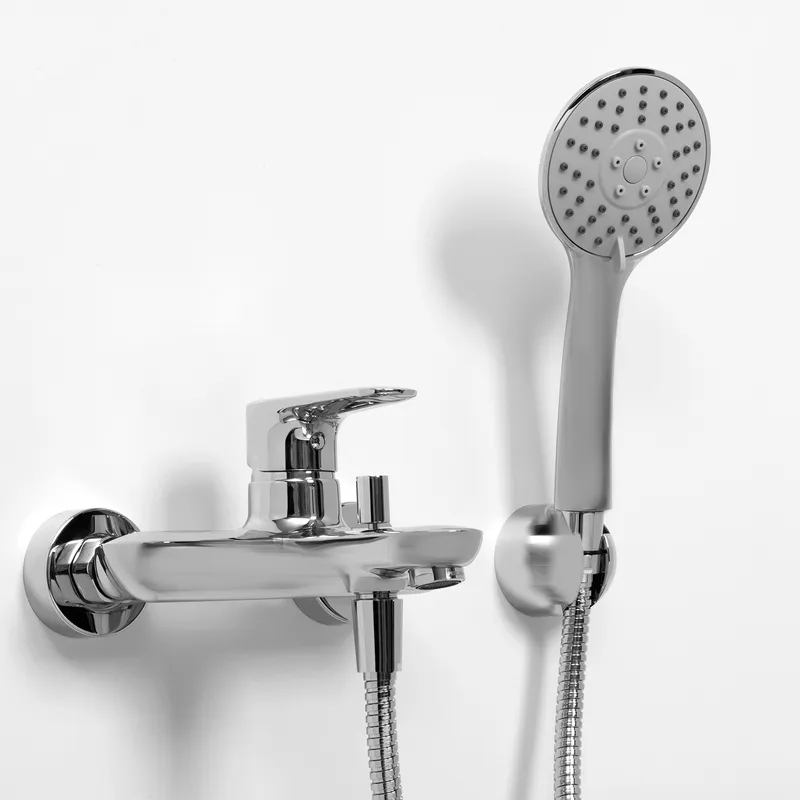 Смеситель для ванны Wasserkraft Vils 5600 с коротким изливом — смеситель и душевая лейка под углом