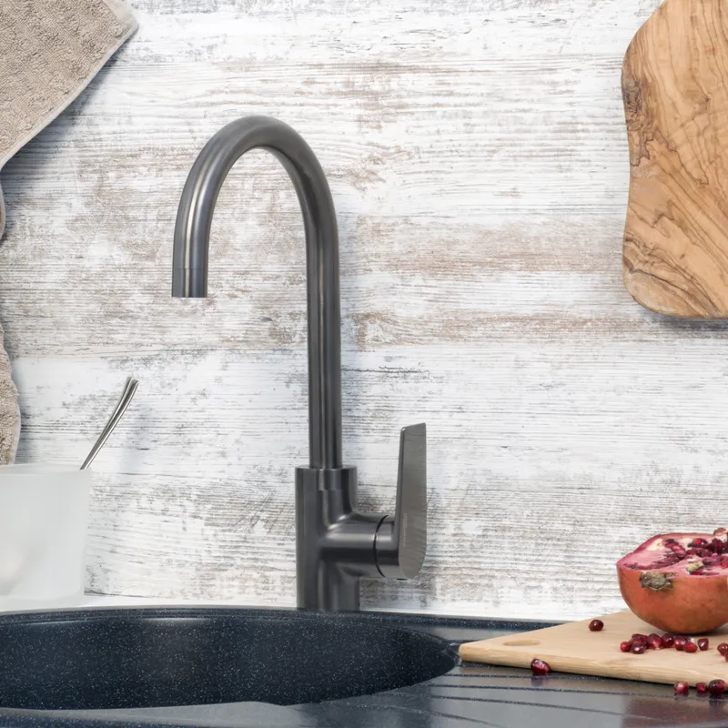 Смеситель для кухни Wasserkraft Wiese 8400 — вид сбоку под углом