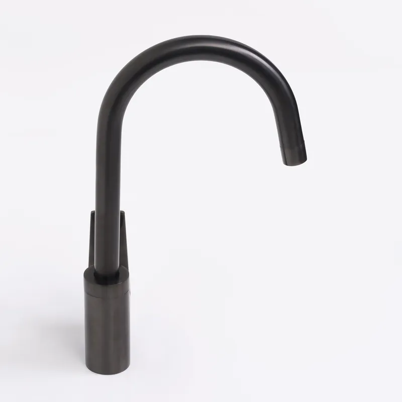Смеситель для кухни Wasserkraft Wiese 8400 — вид сбоку под углом