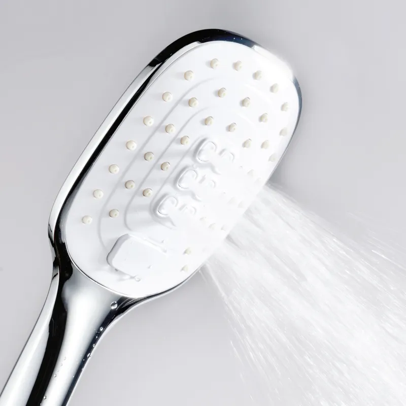 Ручной душ Wasserkraft с функцией экономии воды — лейка крупным планом
