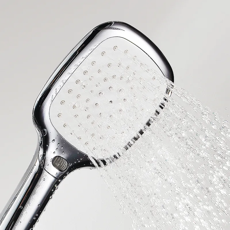 Ручной душ Wasserkraft с функцией экономии воды — лейка крупным планом