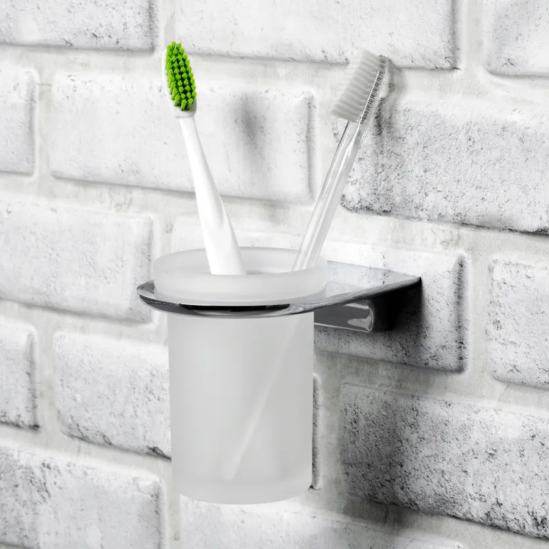 Стакан Wasserkraft Kammel K-8300 для зубных щеток — вид под углом