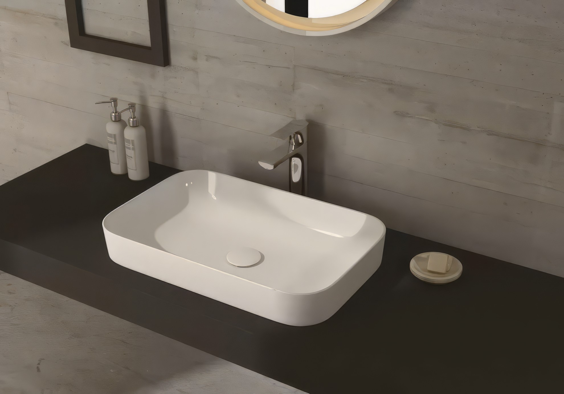 Раковина накладная Isvea Sott'Aqua 60 см, белый — на темной столешнице у светлой стены