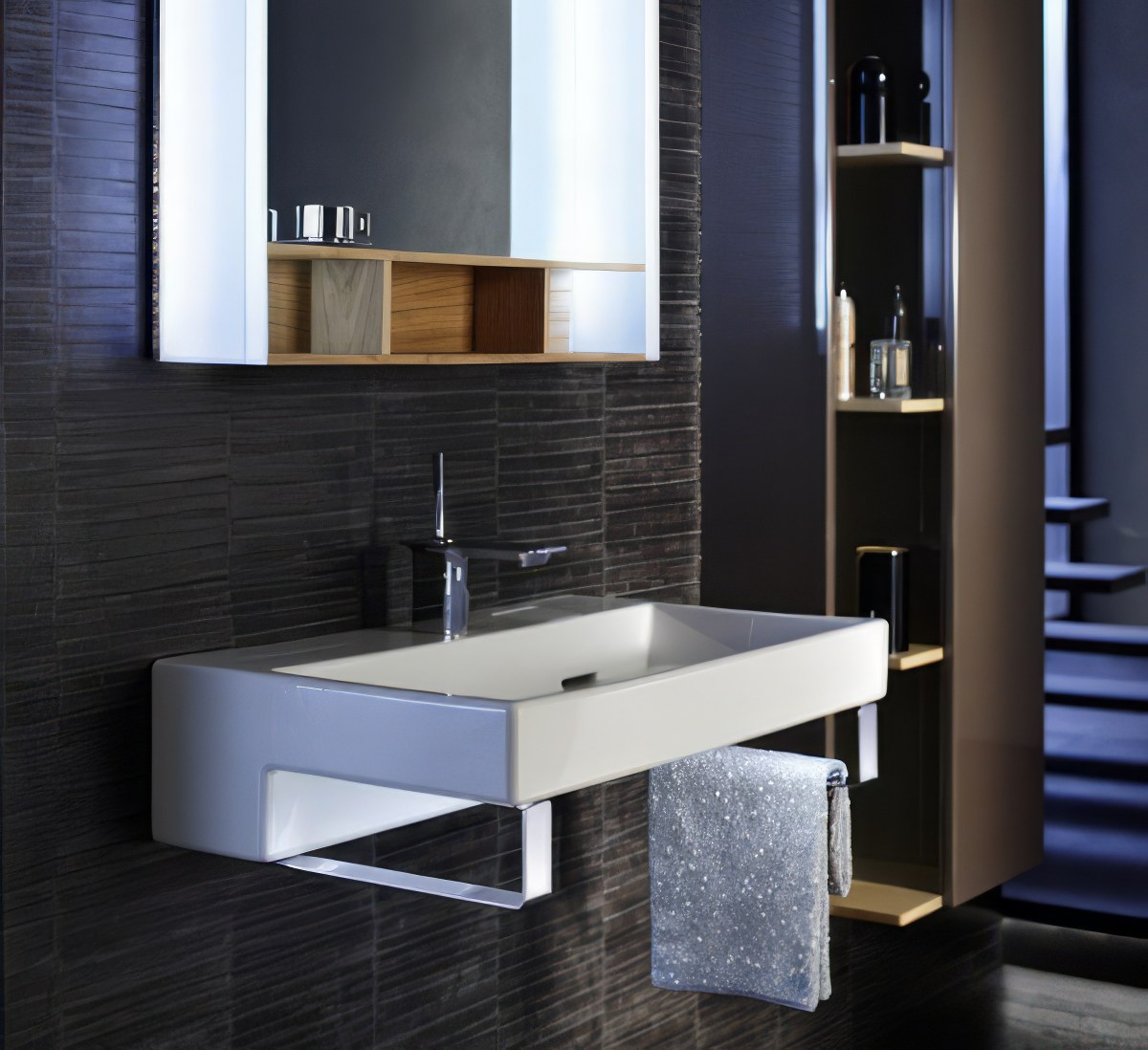 Раковина Jacob Delafon Terrace с подсветкой, 100 см — на темно-серой текстурированной стене с зеркалом и полками