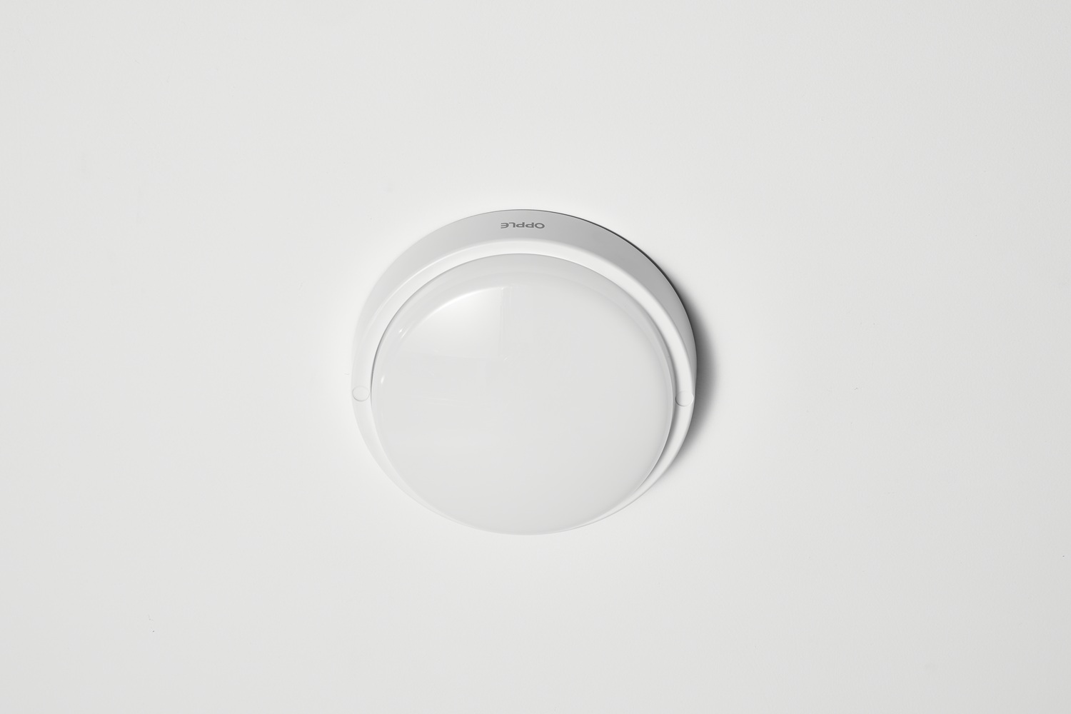 Светильник светодиодный OPPLE LED Bulkhead E2 влагостойкий — вид спереди