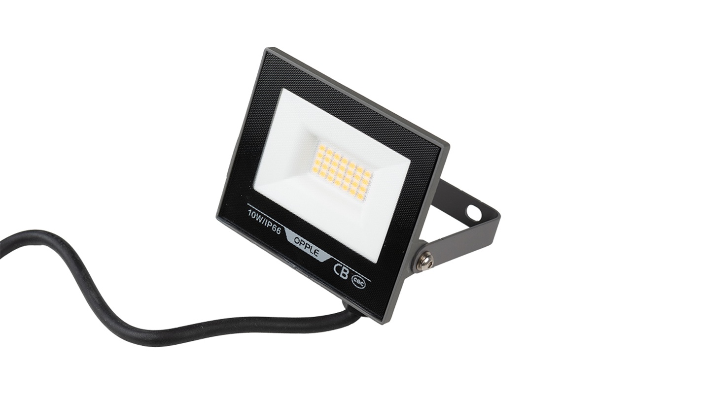 Прожектор светодиодный уличный OPPLE LED Floodlight EQ3 10W-3000-GY-GP поворотный — вид под углом с проводом