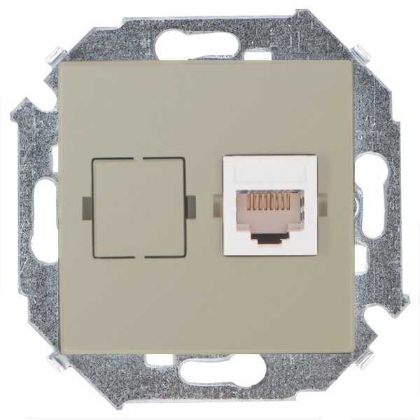 Розетка компьютерная Simon 15, 1 пост, RJ45 кат.5е шампань — вид спереди на механизм