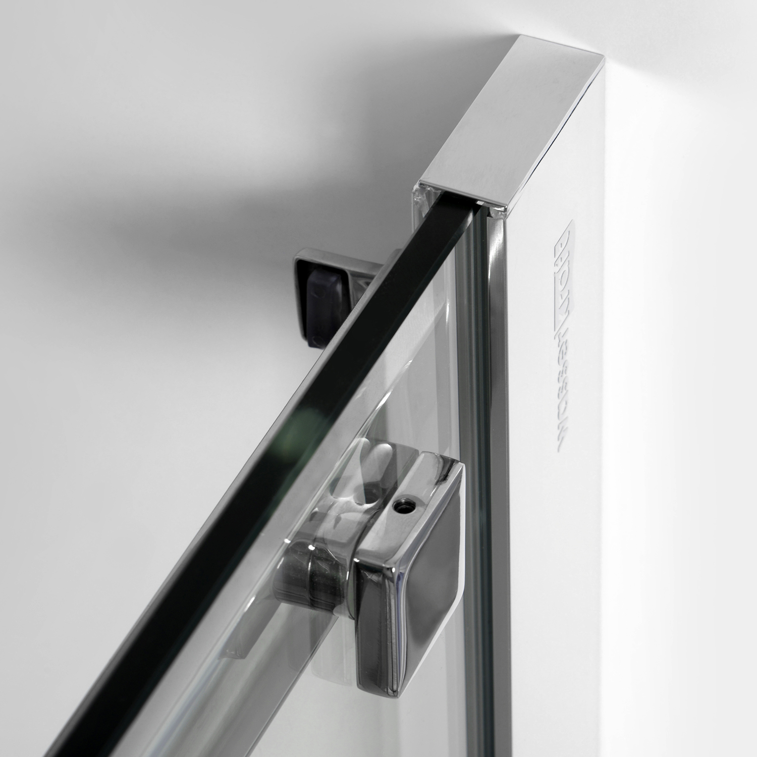 Душевой уголок Wasserkraft Alme 15R, 140x90 — стеклянная дверца крупным планом-1
