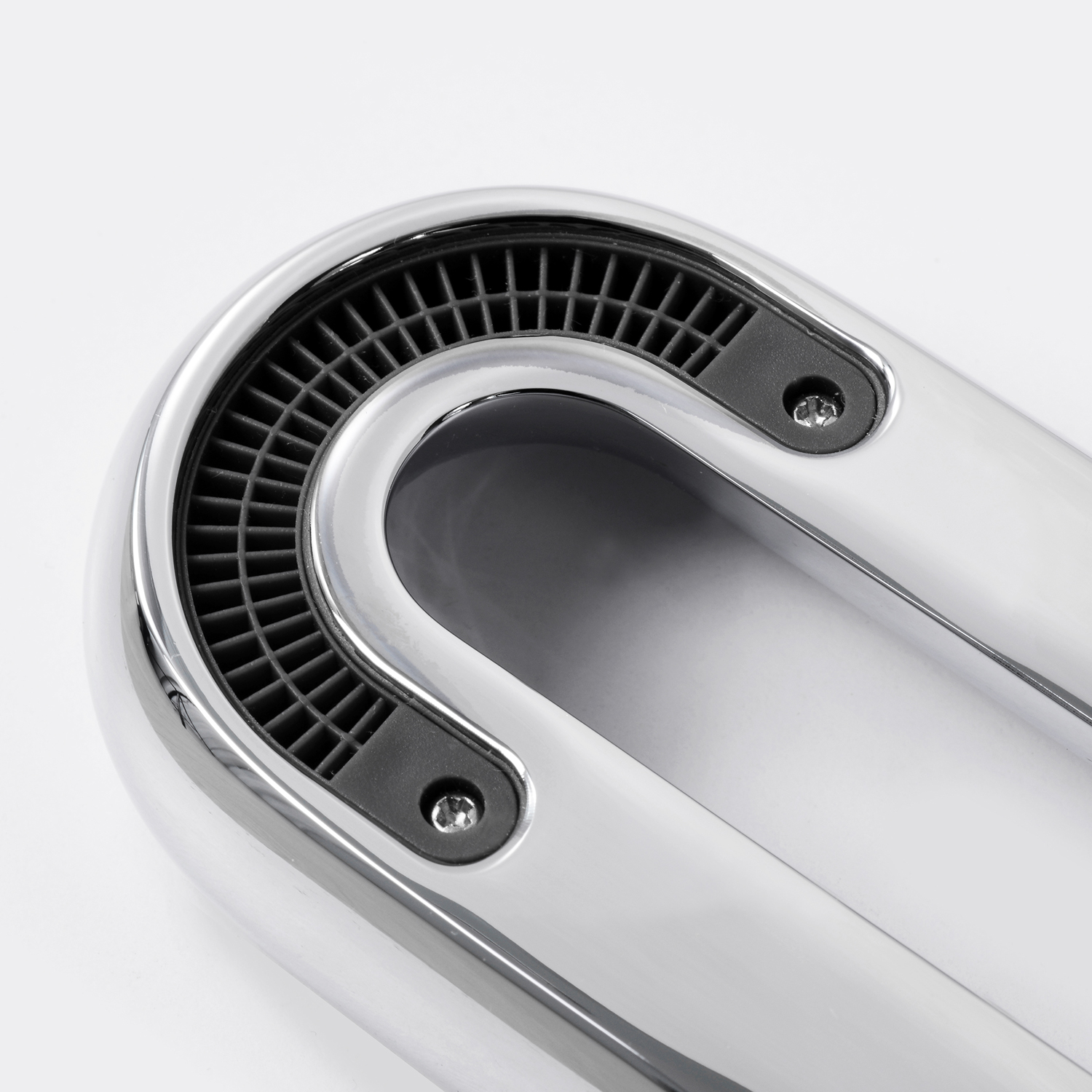 Смеситель для раковины Wasserkraft Kammel 1800 — хромированный корпус крупным планом