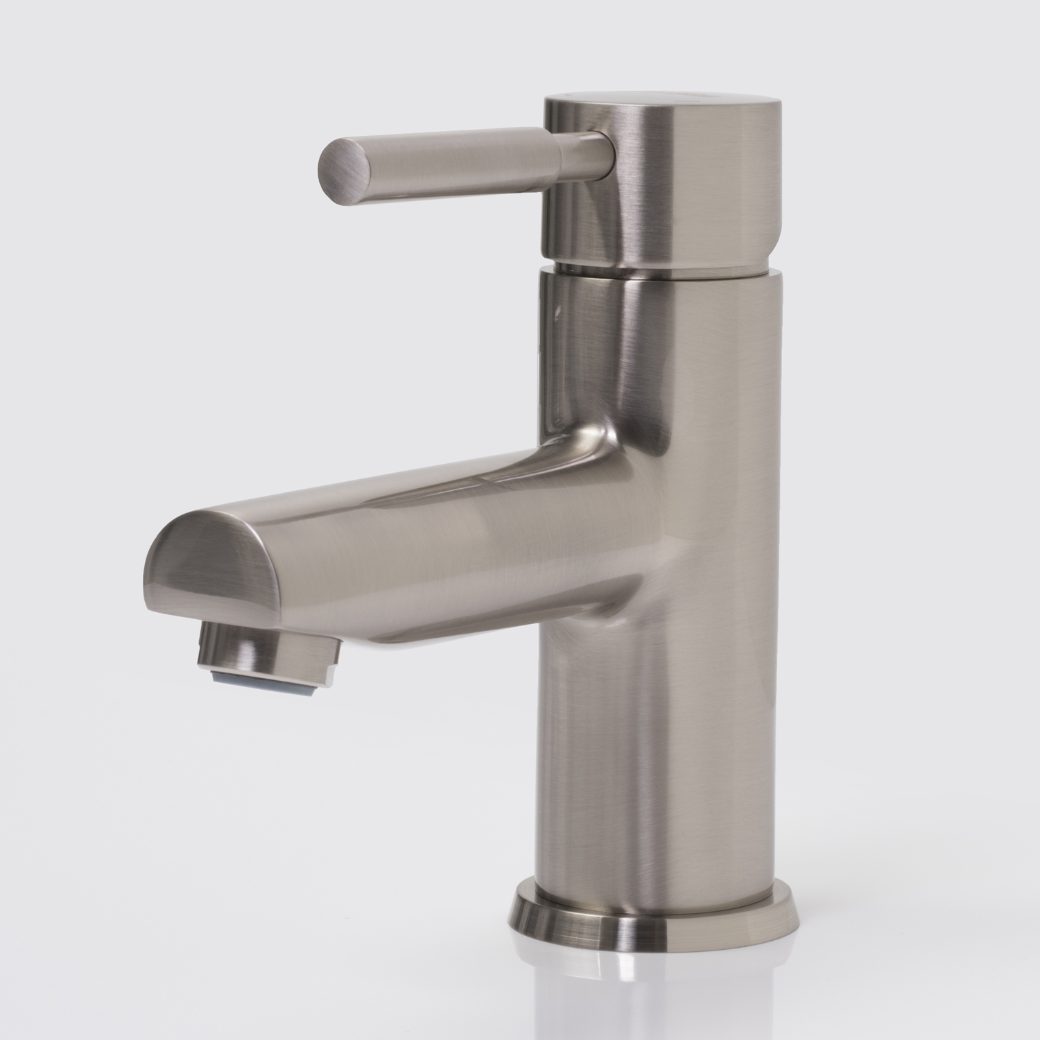 Смеситель для раковины Wasserkraft Wern 4200 — вид сбоку под углом-1