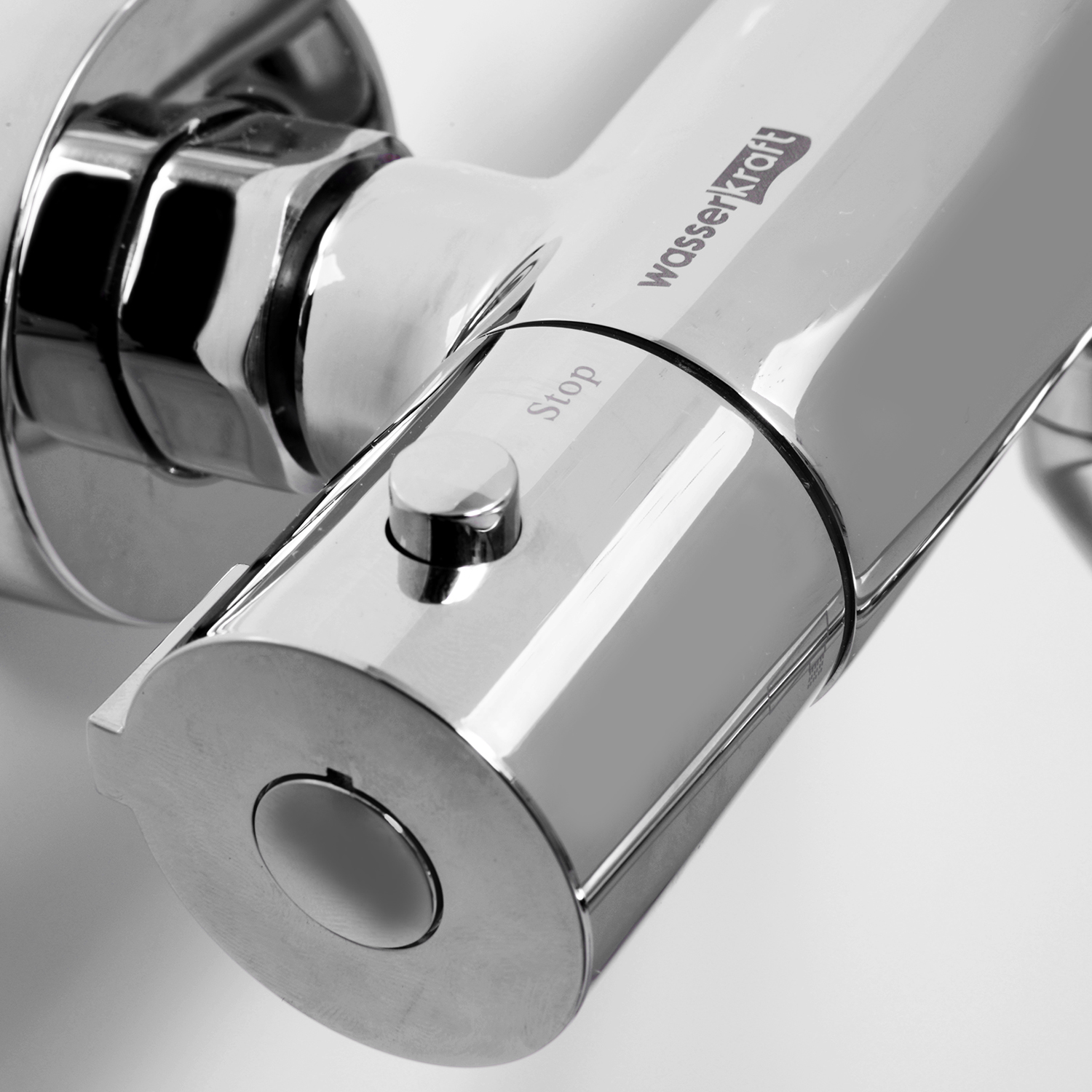 Термостатический смеситель Wasserkraft Berkel 4800 с длинным изливом — вид сбоку крупным планом