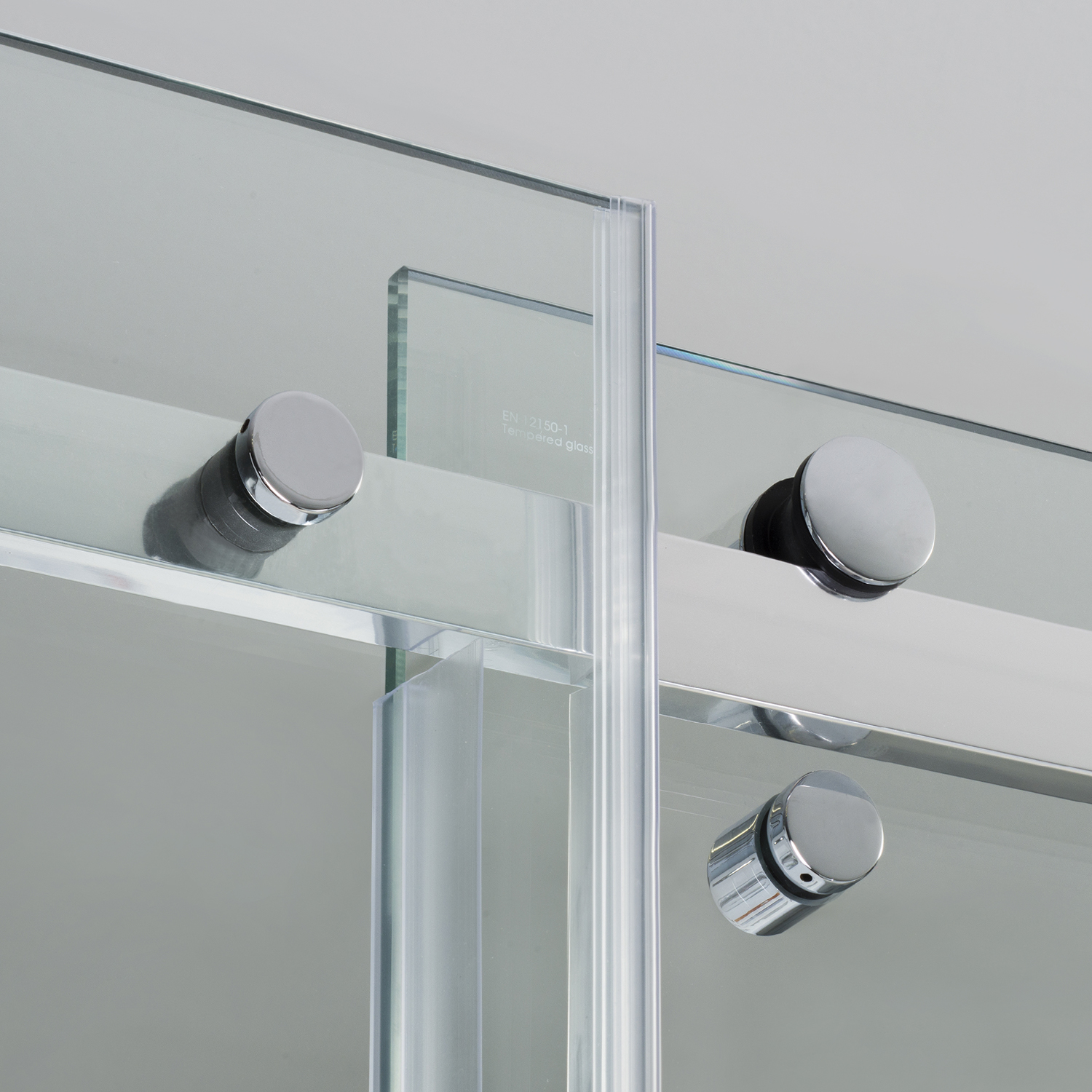Душевой уголок Wasserkraft Vils 56R 100x80 — стеклянная перегородка крупным планом