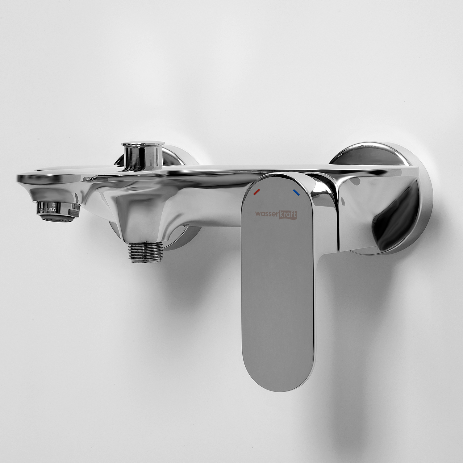 Смеситель для ванны Wasserkraft Dinkel 5800 с коротким изливом — вид сбоку на хромированный корпус