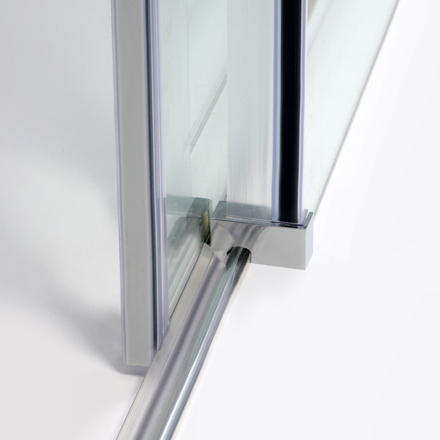 Душевая дверь Wasserkraft Dinkel 58R 140 см — крупный план профиля и стекла