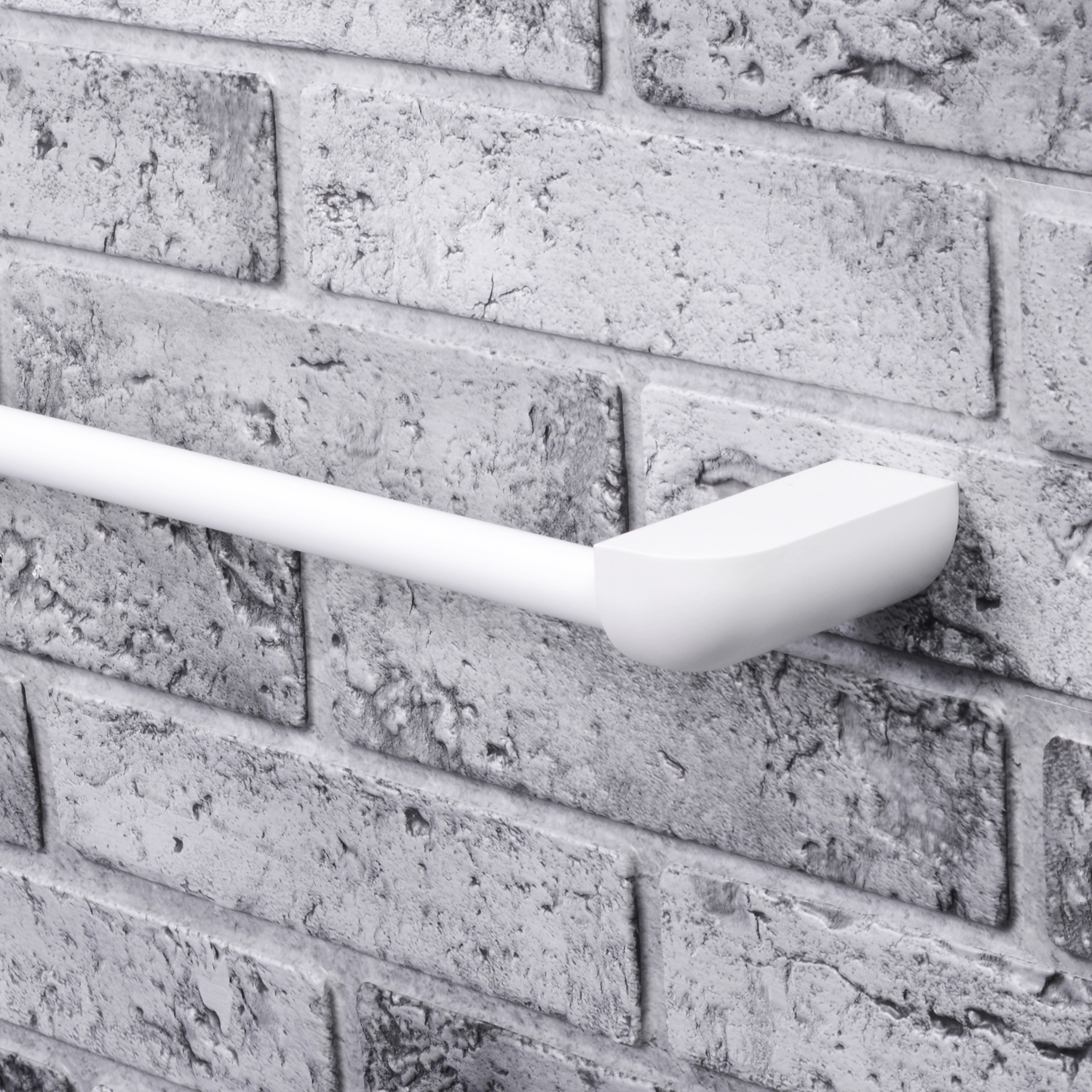 Держатель для полотенца Wasserkraft Kammel K-8300White — на кирпичной стене